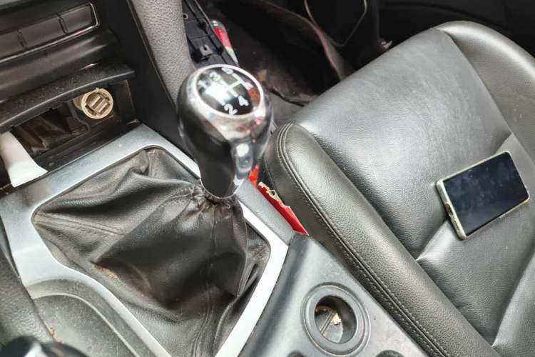 Used JMC Yuhu 7 2016 2.4T Two-Wheel Drive Luxury Edition JX4D24