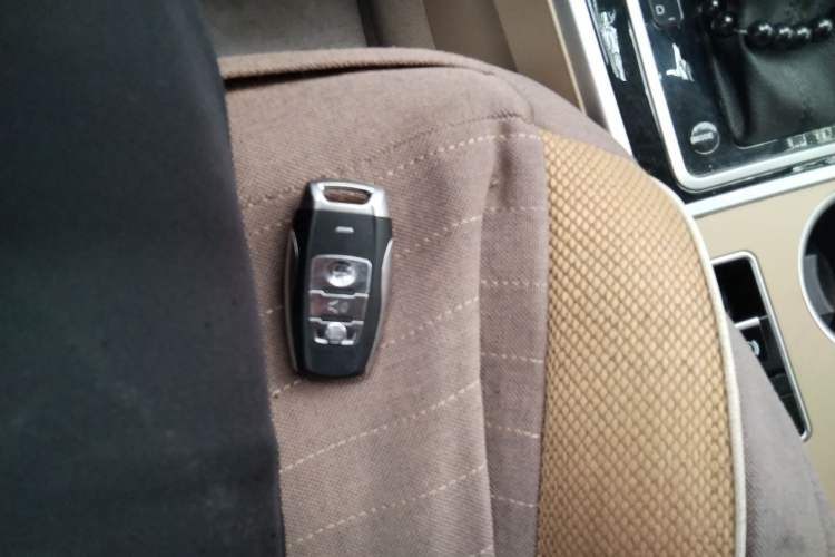 Used Haval H2 2016 Red-Label 1.5T Automatic Two-Wheel Drive Luxury Model Vehicle Key