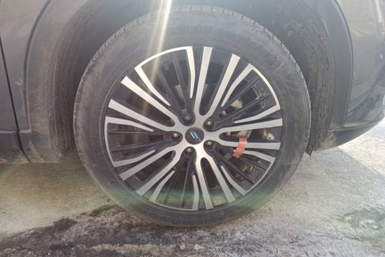 Used CHANGAN OSHAN X7 2021 1.5T Automatic Luxury Model Right Front Wheel Hub