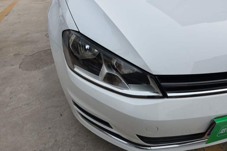 Used Volkswagen Golf 2015 1.4TSI Automatic Comfort Model Right Front Headlight