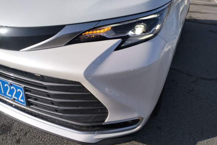 Used Toyota Sienna 2021 2.5L Hybrid Premium Edition