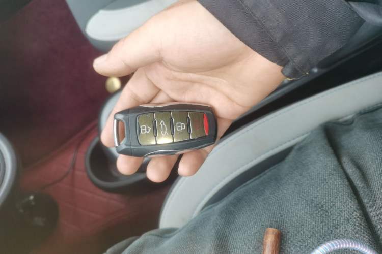 Used ORA Black Cat 2021 301 km Basic Version Interior 1