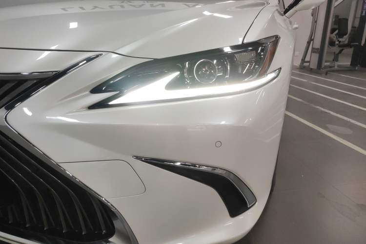 Used Lexus ES 2018 300h Premier Edition China VI Standard
