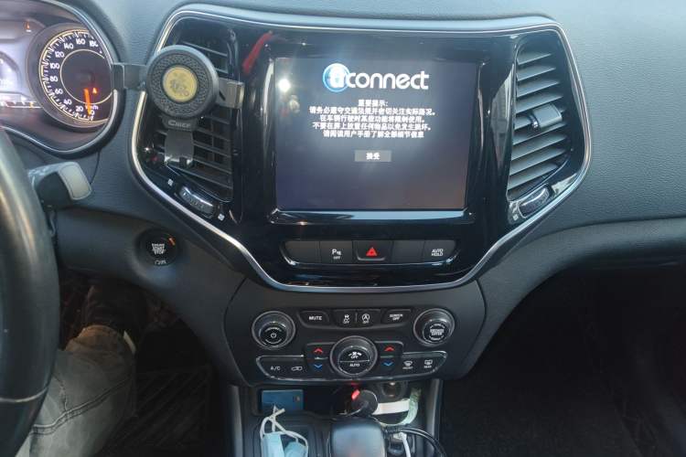 Used Jeep Cherokee 2020 2.0T Two-Wheel Drive Leading Edition