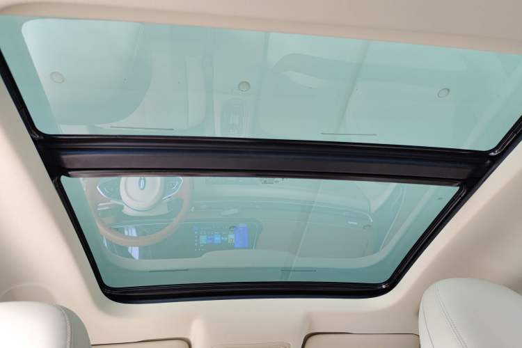 Used ORA Good Cat 2023 401 km Standard Range Premium Trim Ternary Lithium Headliner