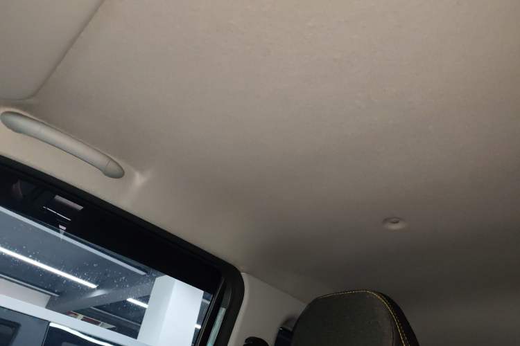 Used Chery QQ Ice Cream 2022 170km Sundae Phosphate Lithium-Ion Headliner