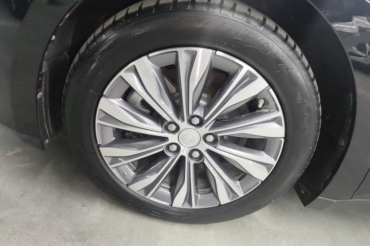 Used Hongqi E-QM5 2022 431 km Charge & Enjoy Edition
