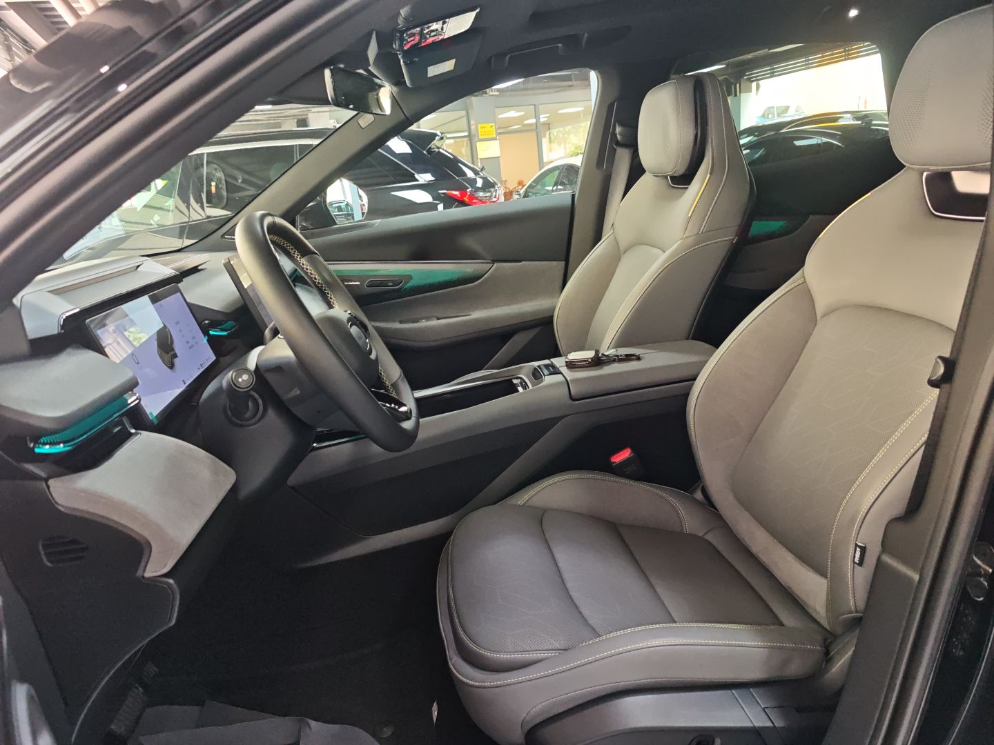 Переднее сиденье в автомобиле