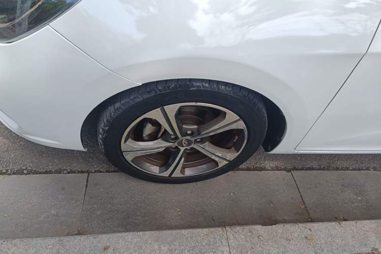 Used Chery Arrizo 5 2019 Facelifted PRO 1.5L Manual Youth Edition China VI Standard Left Front Wheel Hub