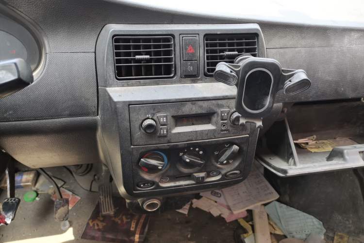 Used Wuling Rongguang 2012 1.5L Extended Basic Version Audio And AC Panel