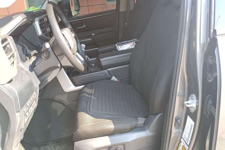 Used Toyota Tundra  Left Front Seat