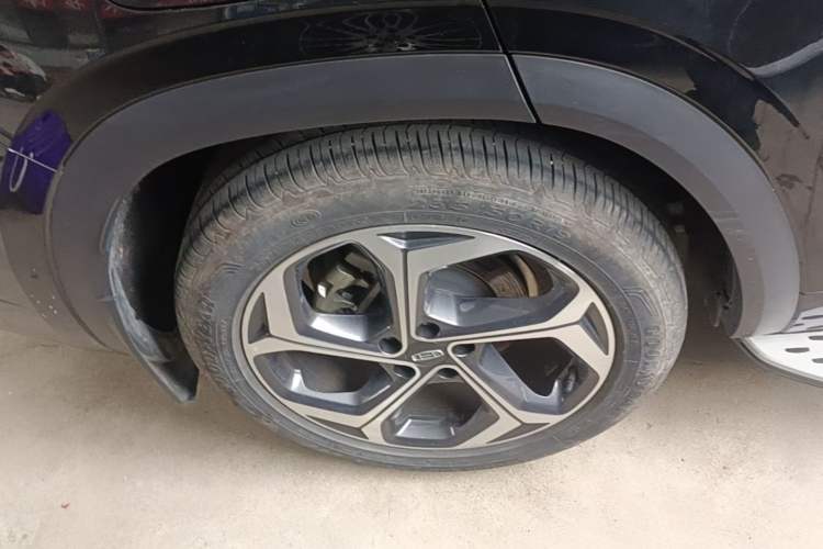 Used Geely Auto Monjaro L 2021 2.0TD DCT EVO Two-Wheel Drive Prestige Version Right Rear Wheel Hub