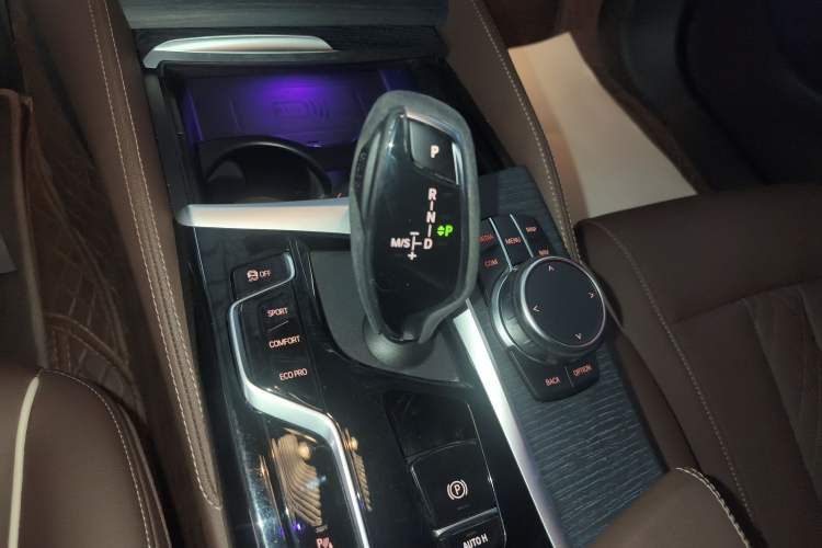 Used BMW 5 Series 2022 Restyled 530Li Leading Edition M Sport Package
