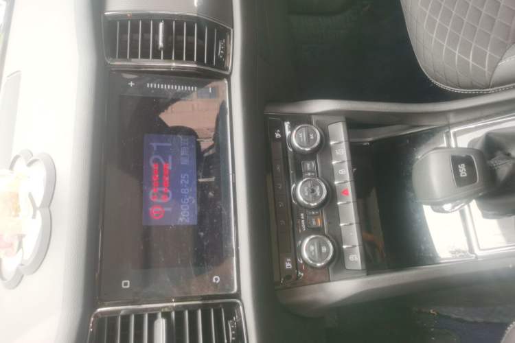 Used Skoda Kodiaq 2018 Facelifted TSI330 5-Seater Two-Wheel-Drive Comfort Edition Audio And AC Panel