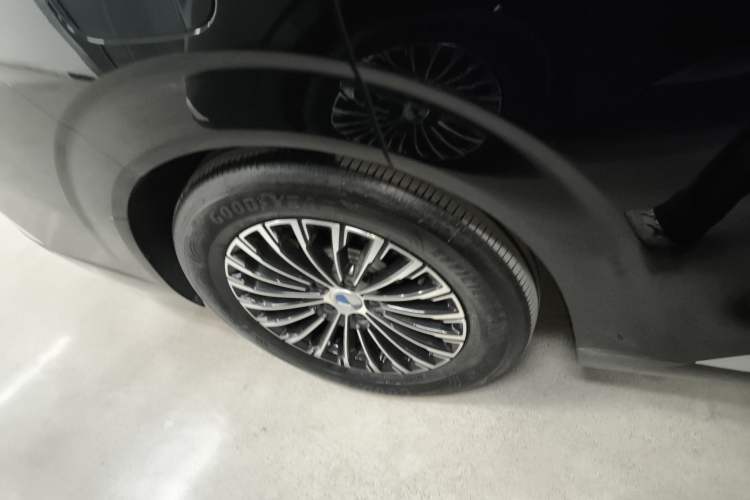 Used Denza D9 2024 DM-i 980 Four-Wheel Drive Prestige Model
