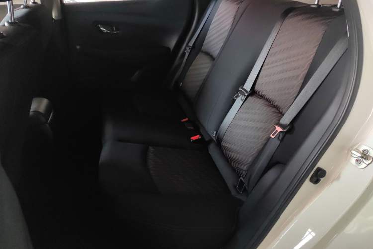 Used Nissan Lannia 2019 1.6L CVT Smart Connect Smart Cool Version China VI Standard Left Rear Seat