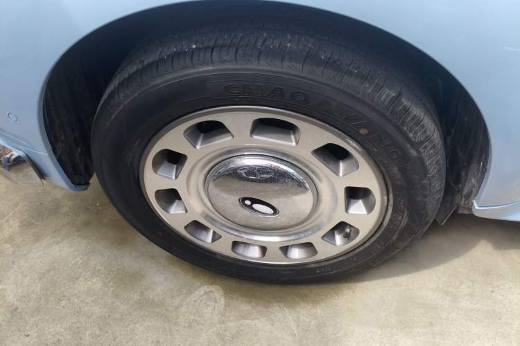 Used ORA Ballet Cat 2022 500 km Swan Lake Edition Right Rear Wheel Hub