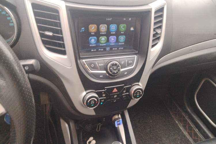 Used CHANGAN CS35 2015 1.6L Automatic Prestige Model China V Standard
