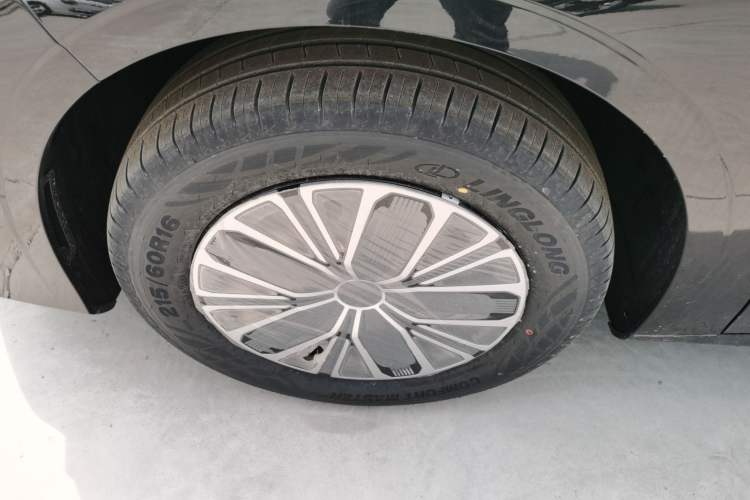 Used Geely Galaxy Stellar 6 2026 Model 125km Free-Style Edition Left Front Wheel Hub