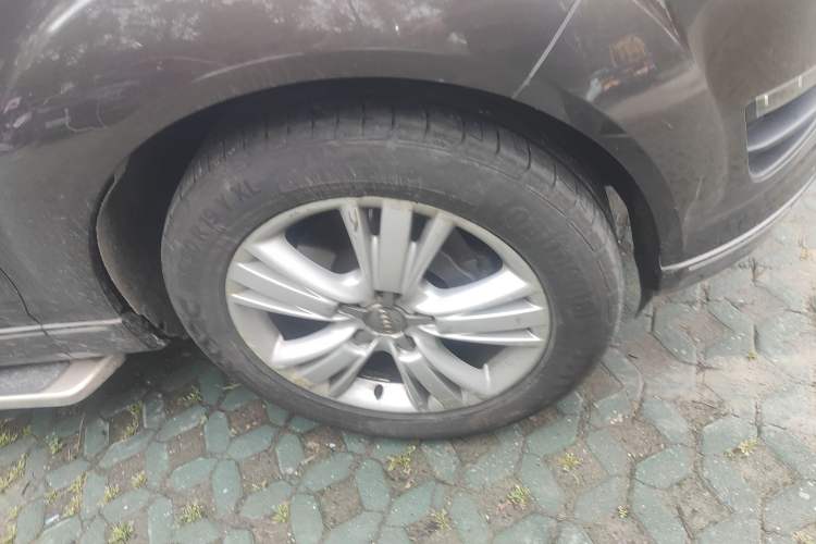 Used Audi Q7 2012 3.0 TFSI Comfort Model (245kW) Right Front Wheel Hub