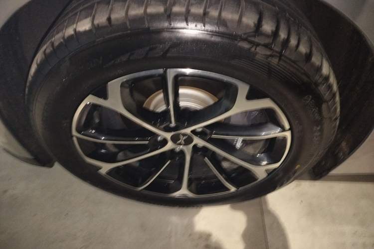 Used XPeng P7 2021 480N Left Front Wheel Hub