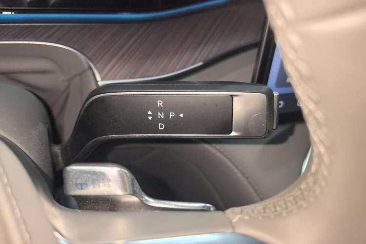 Used Denza N9 2025 Flagship Model
