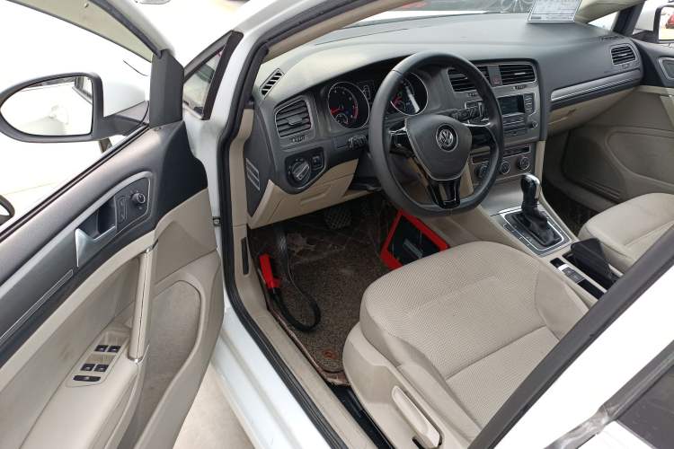 Used Volkswagen Golf 2015 1.4TSI Automatic Comfort Model
