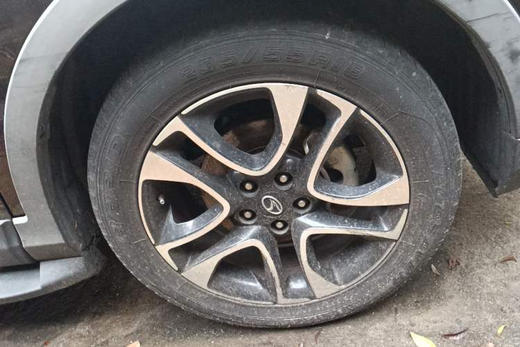 Used Soueast DX7 2017 1.5T Automatic Luxury Model Right Front Wheel Hub