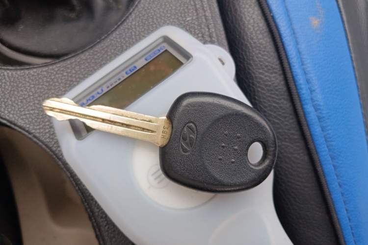 Used Hyundai Verna (older generation) 2014 1.4L Manual Smart GLS Trim Vehicle Key