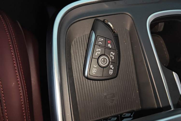 Used Buick Century 2023 2.0T Six-Seater Yinshi Edition
