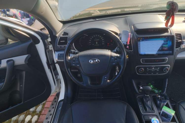 Used Kia Sorento 2013 2.4L 5-Seater Gasoline Comfort Version China IV Standard Steering Wheel