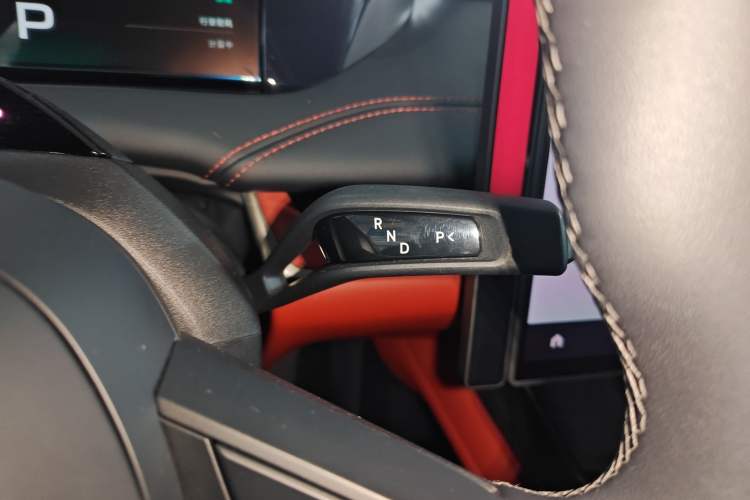 Used Xiaomi Auto SU7 2024 Four-Wheel Drive Ultra-Long Range Advanced Intelligent Driving Max Edition