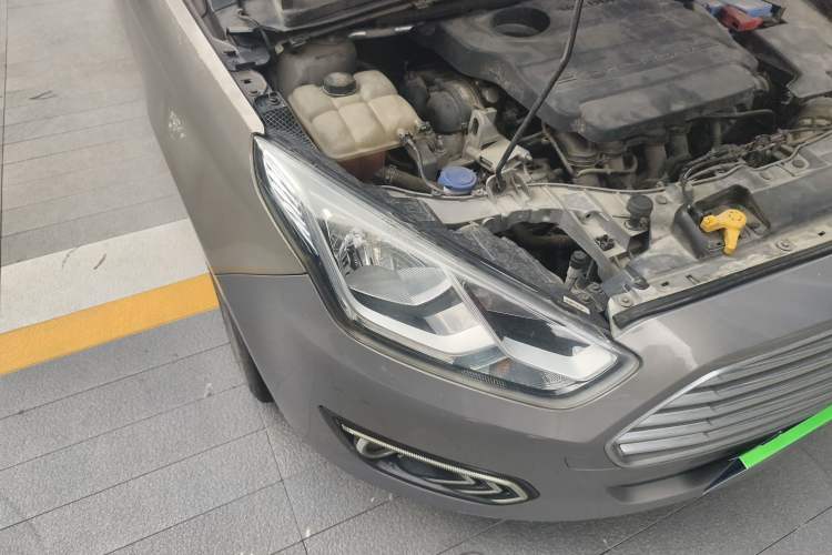 Used Ford Escort 2015 1.5L Automatic Fashion Model
