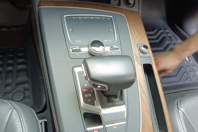 Used Audi Q5L 2020 Updated 40 TFSI Prestige Fashion Edition
