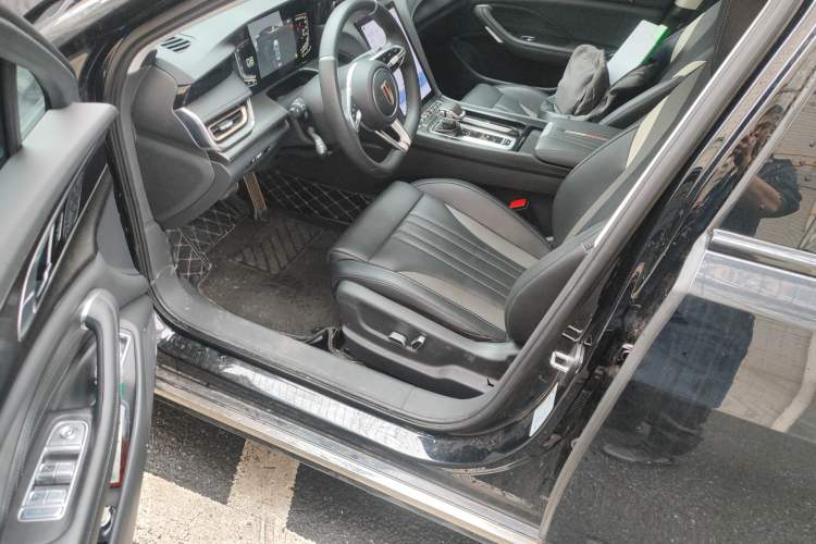 Used Hongqi H6 2023 2.0T ZhiMei Edition Left Front Seat