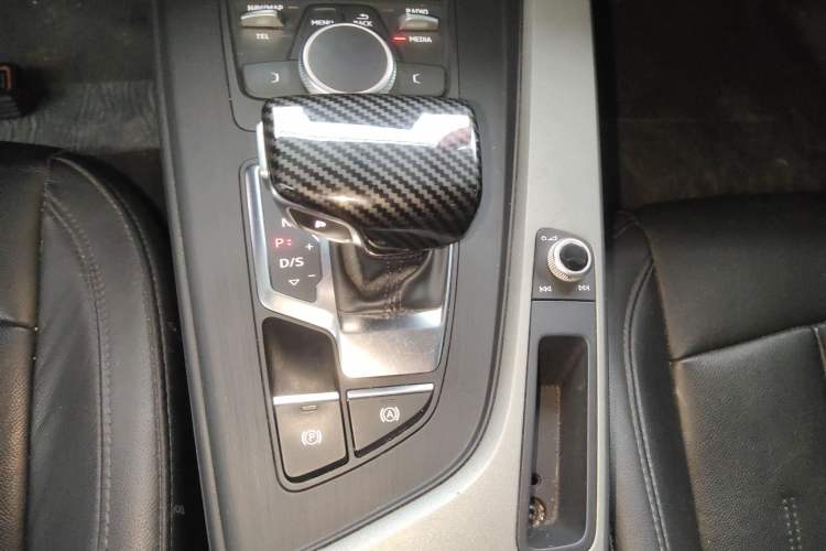 Used Audi A4L 2017 Plus 40 TFSI Ambition Model Gear Lever