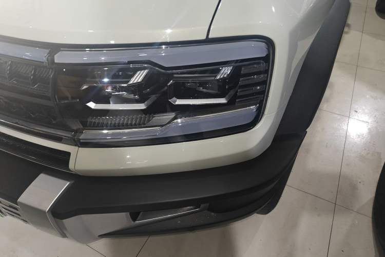 Used Formula Leopard Leopard 5 2023 Navigator Edition