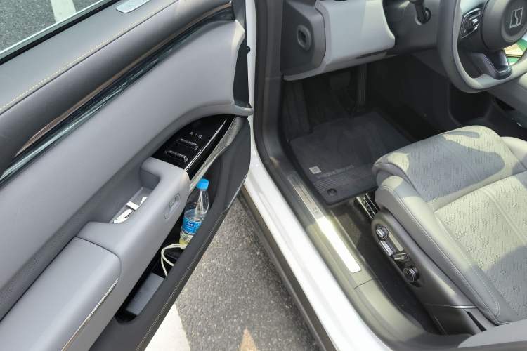 Used Zeekr 7X 2026 75kWh Rear-Drive MAX Edition Driver Seat