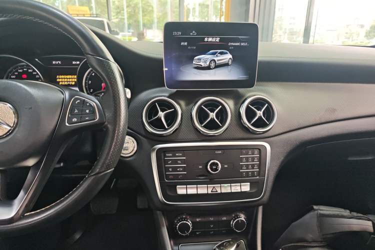 Used Mercedes-Benz GLA 2018 GLA 200 Fashion Model Audio And AC Panel