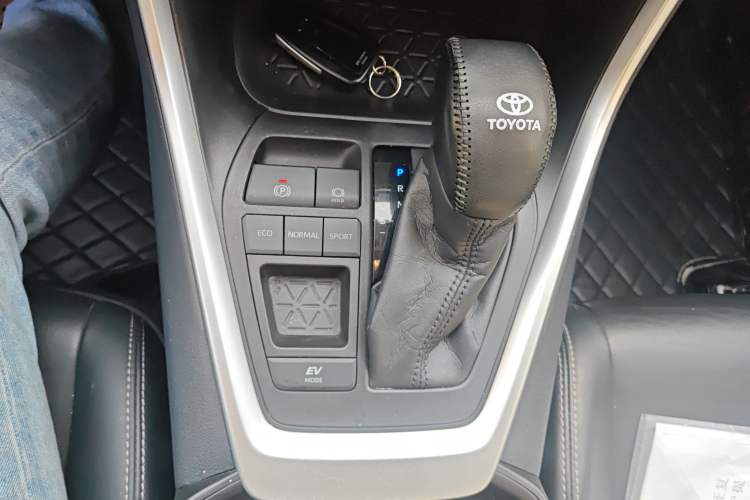 Used Toyota Wildlander 2021 Dual-Engine 2.5L E-CVT Two-Wheel Drive Luxury Edition
