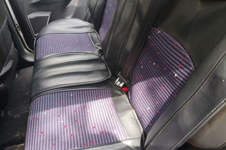 Used Geely Auto Emgrand X7 Sport 2018 1.8TD Automatic Two-Wheel Drive Zhiya Model Left Rear Seat