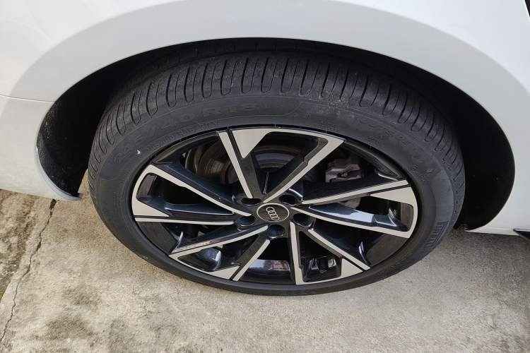 Used Audi A4L 2023 40 TFSI Luxury Dynamic Model
