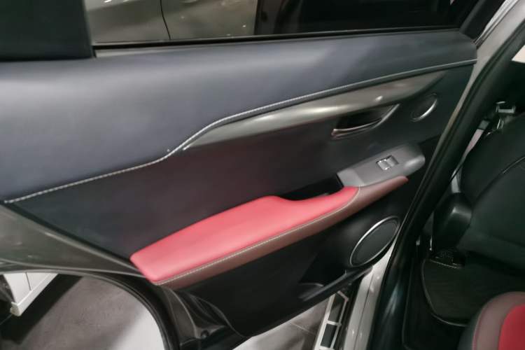 Used Lexus NX 2018 300h Front-Wheel-Drive FENGSHANG Version China V Emission Standard