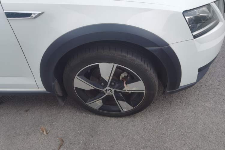 Used Skoda Octavia 2018 Station Wagon TSI280 DSG Luxury Edition Right Front Wheel Hub