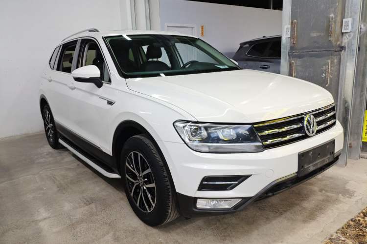 Used Volkswagen Tiguan L 2017 330TSI Automatic Two-Wheel Drive Luxury Edition
