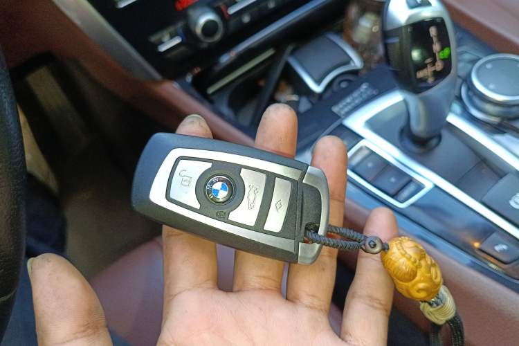 Used BMW 5 Series GT 2015 528i Leading Model
