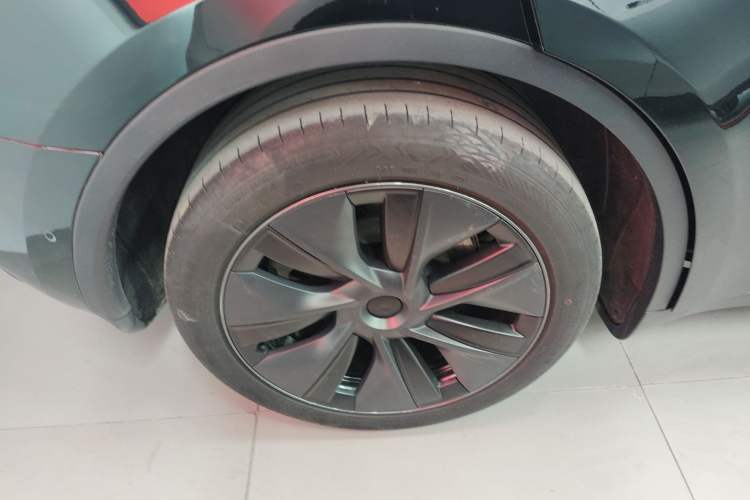Used Tesla Model Y 2023 Rear-Wheel-Drive Version
