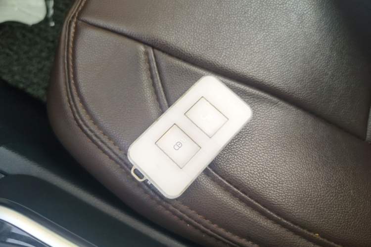 Used BYD Tang New Energy 2015 2.0T Four-Wheel-Drive Flagship Model Vehicle Key