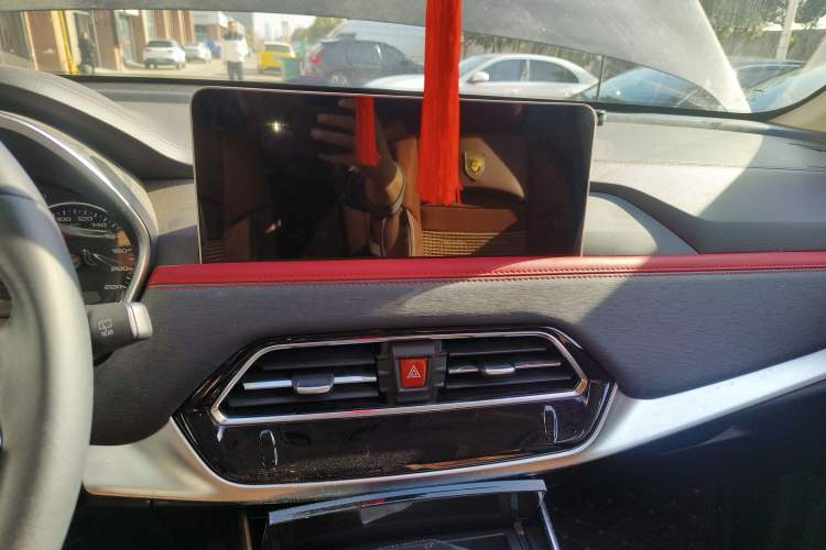 Used SOL X8 2021 300T DCT Leading Smart Connectivity Version 7 Seats