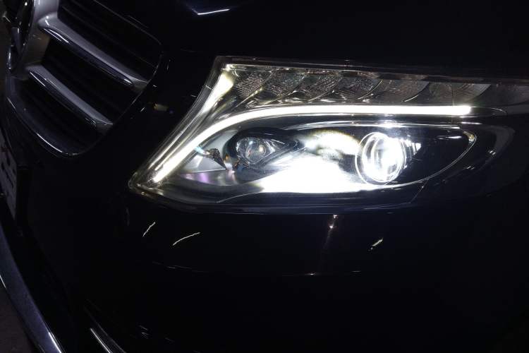 Used Mercedes-Benz V-Class 
